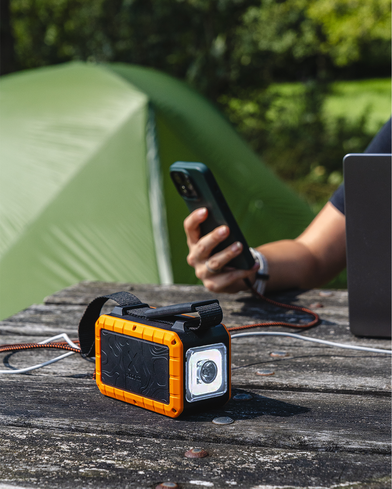 Rugged Taschenlampe Powerbank 100W - 40.000 mAh